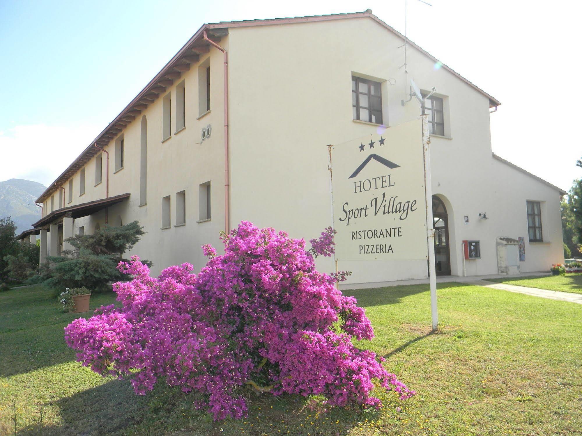 Hotel Sport Village Iglesias Exteriör bild